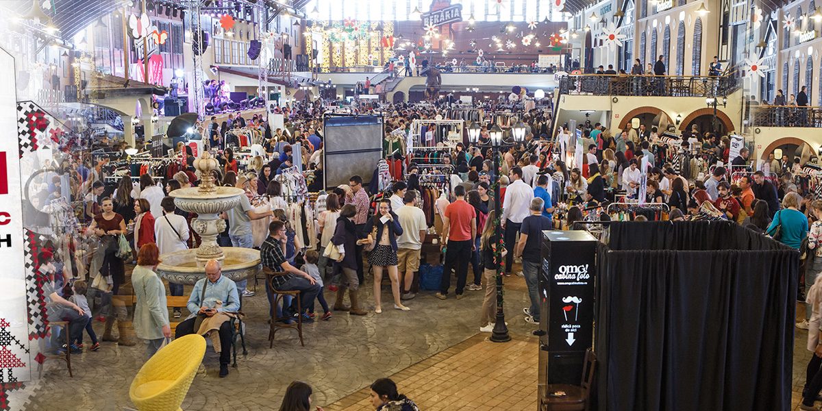 Photobooth Cabina Inchisa Targul romanesc la Beraria H Photobooth Cabina Inchisa Targul romanesc la Beraria H