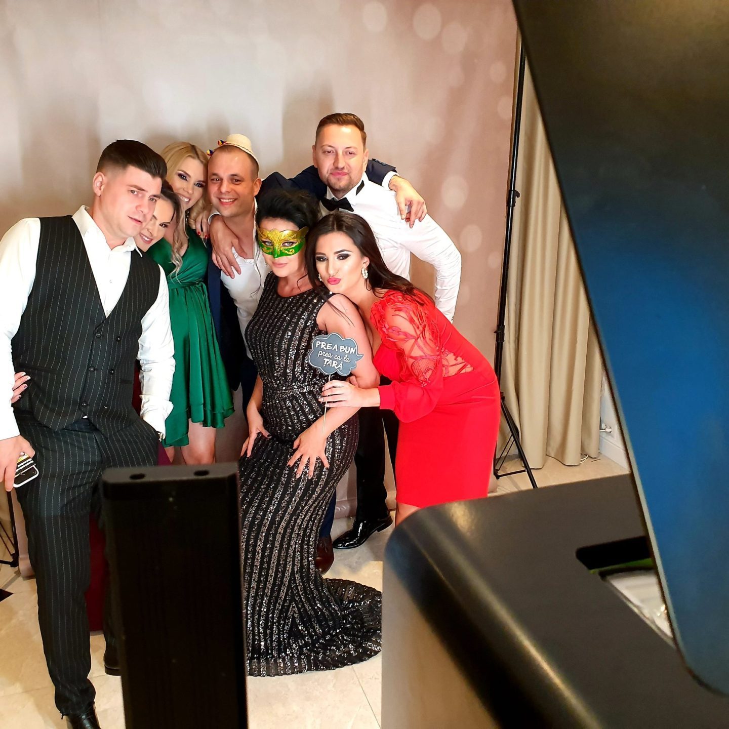 Cabina Foto Black Boothy | Photo Booth Bucuresti 12 Cabina Foto Black Boothy | Photo Booth Bucuresti