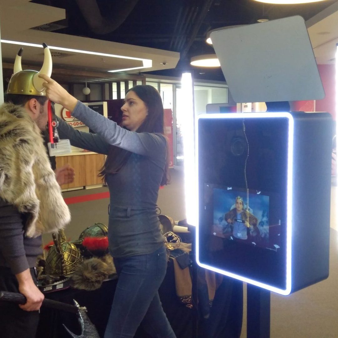 Cabina Foto Black Boothy | Photo Booth Bucuresti 17 Cabina Foto Black Boothy | Photo Booth Bucuresti