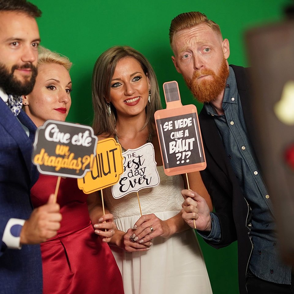 Cabina foto nunta, Photo Booth nunta 4 Cabina foto la nuntă, un hit garantat pentru toți invitații.