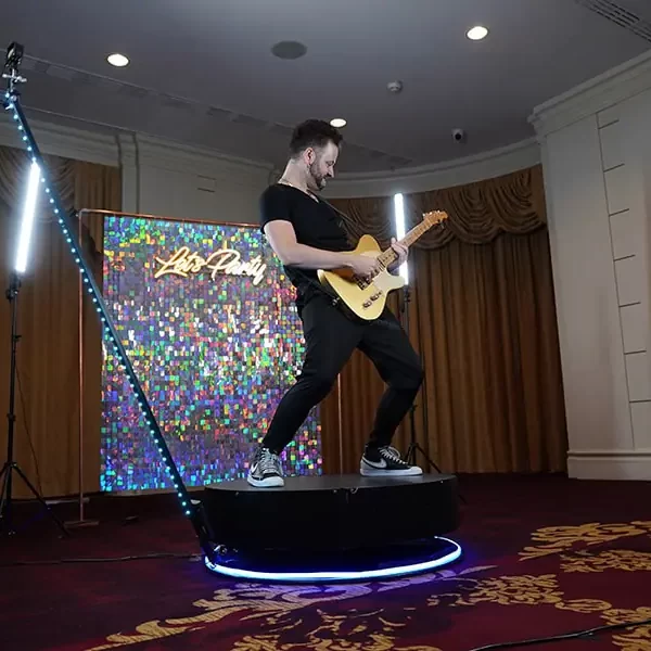 Video Booth 360 X 4 Video booth 360 X OMG! Cabina Foto