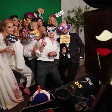 Propsuri personalizate pentru cabina foto 15 Propsuri personalizate pentru cabina foto