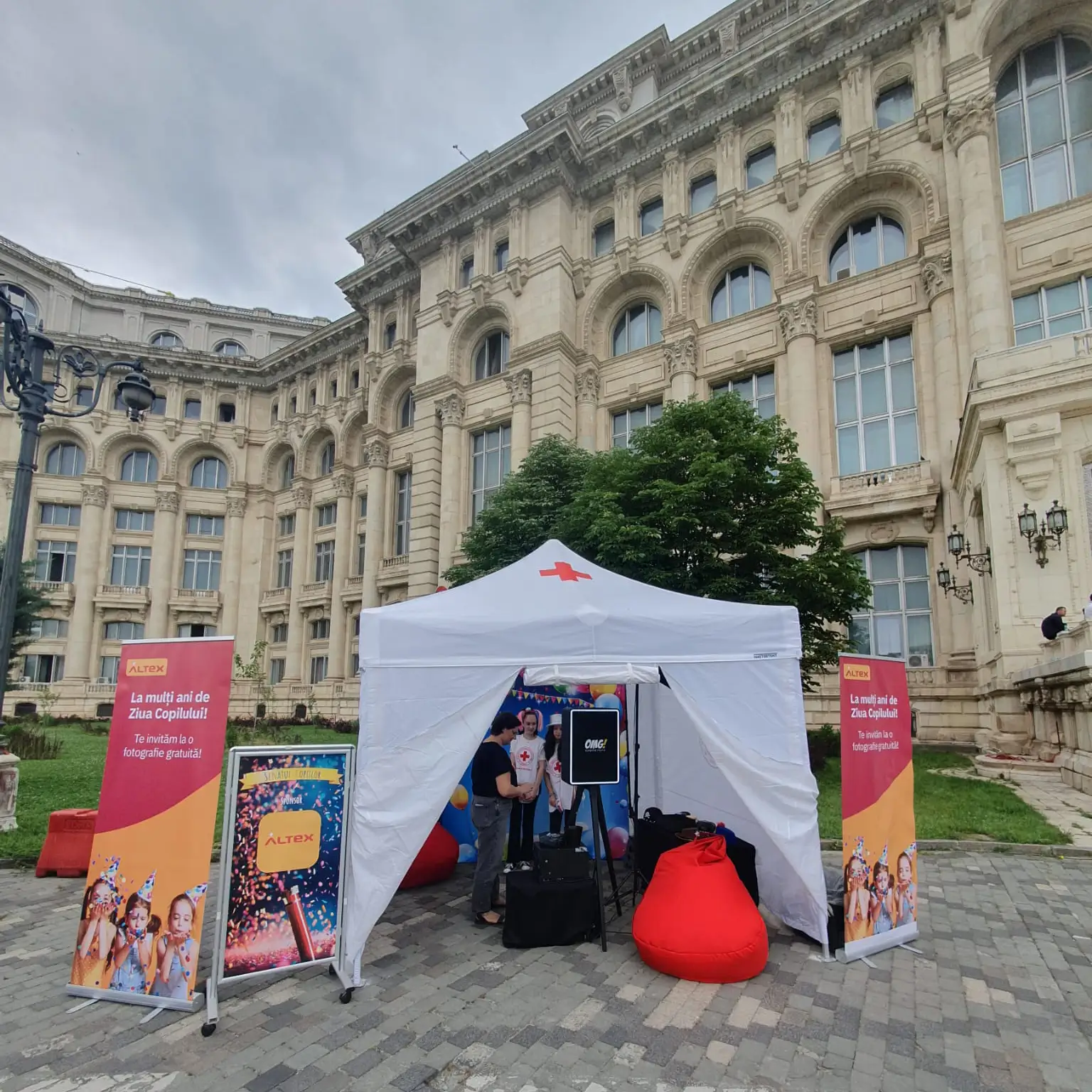 Cabina Foto Black Boothy | Photo Booth Bucuresti 19 Cabina Foto Black Boothy | Photo Booth Bucuresti